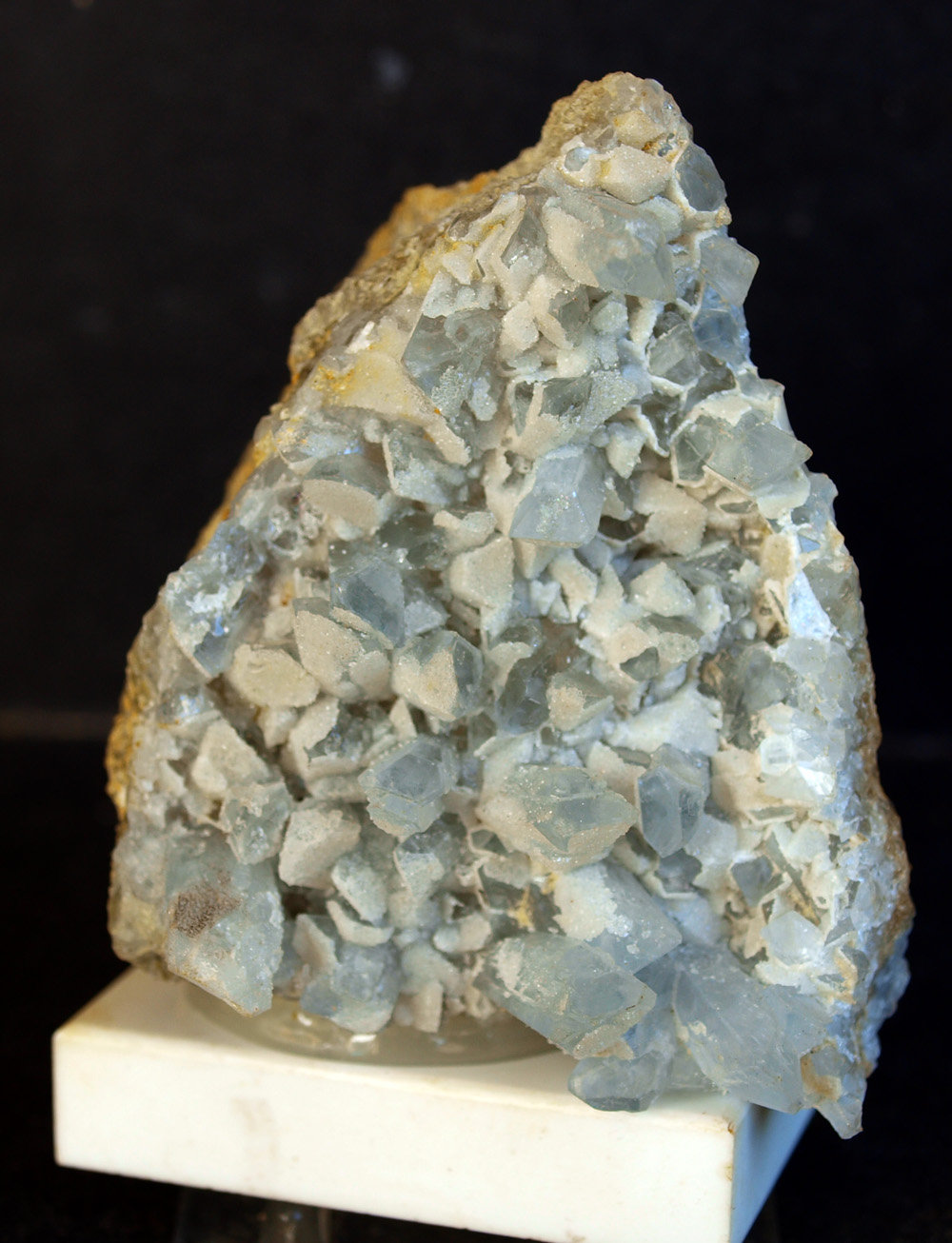 Celestina
6 x 5 cm
(Autor: Pedro Antonio)