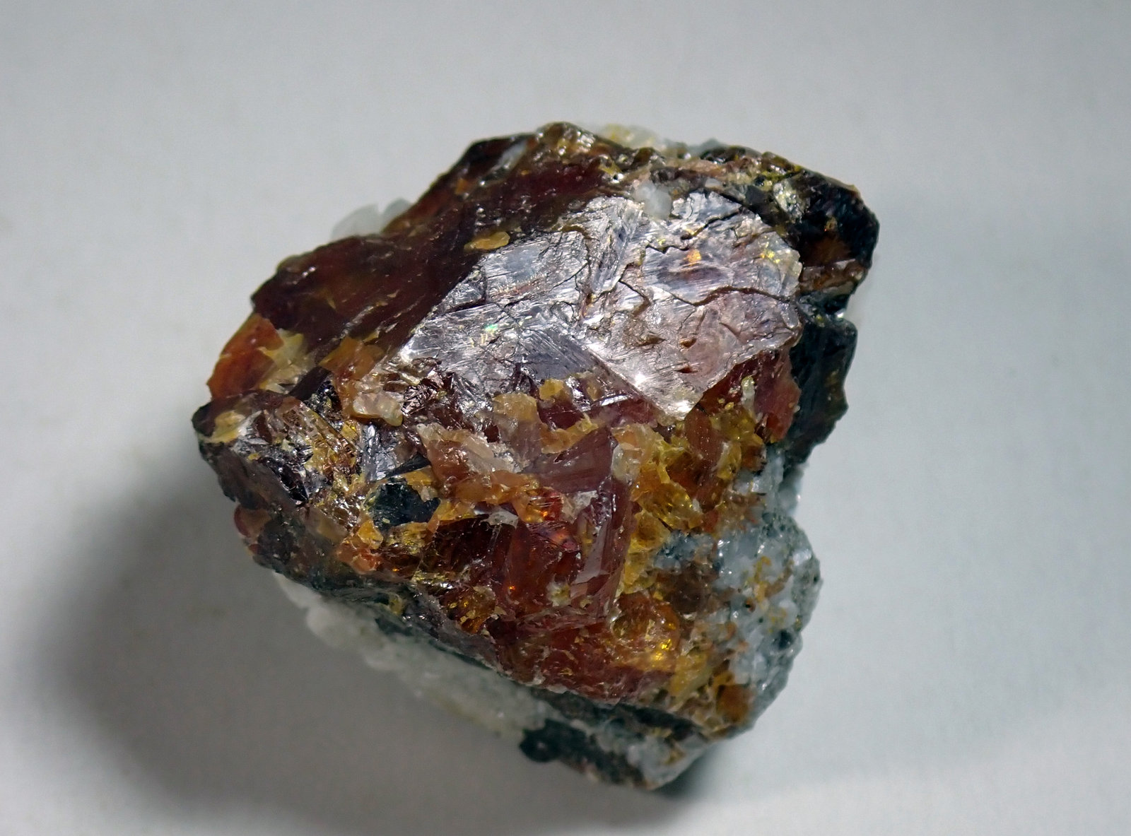 Esfalerita
Medida: 3,4 x 2,7 x 2,4 cms
(Autor: Joan Martinez Bruguera)