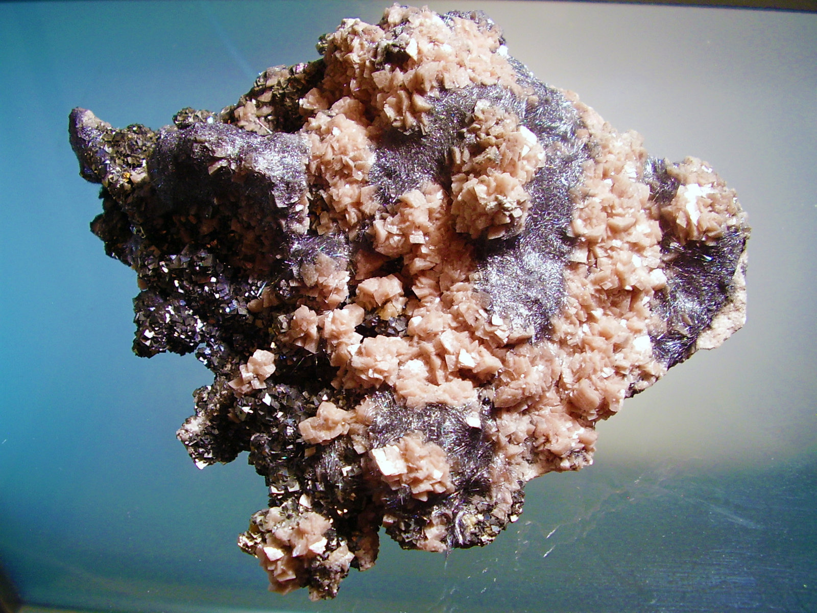 Rodocrosita, Boulangerita
14x12 cm
(Autor: geoalfon)