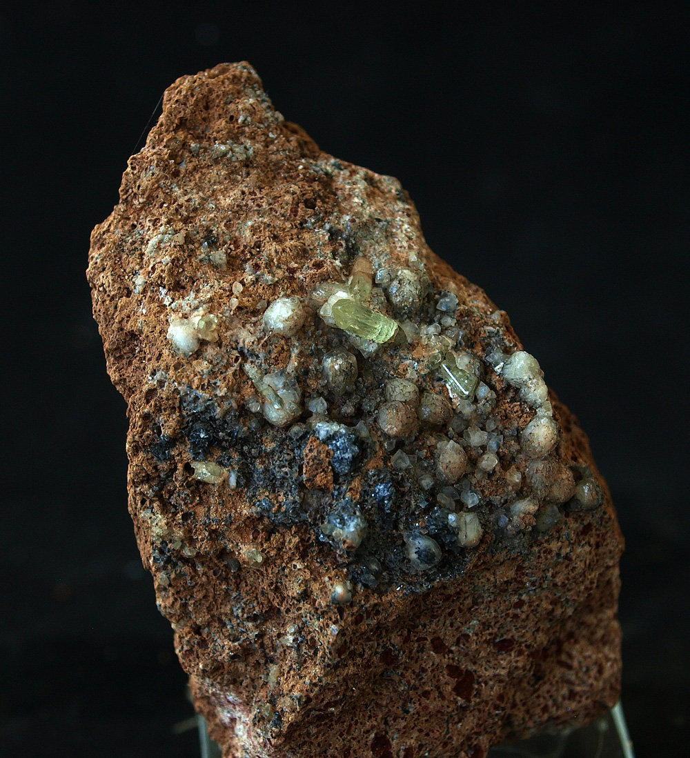 Fluorapatito , calcita y Hematites
7.5 x 4.5 cm
(Autor: Pedro Antonio)