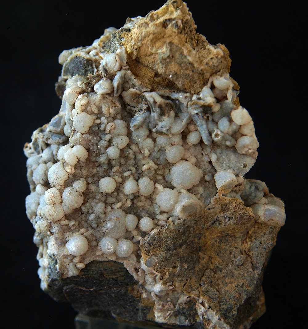 Clinoptilolita y Cuarzo (variedad calcedonia)
8.5 x 6.5 cm
(Autor: Pedro Antonio)