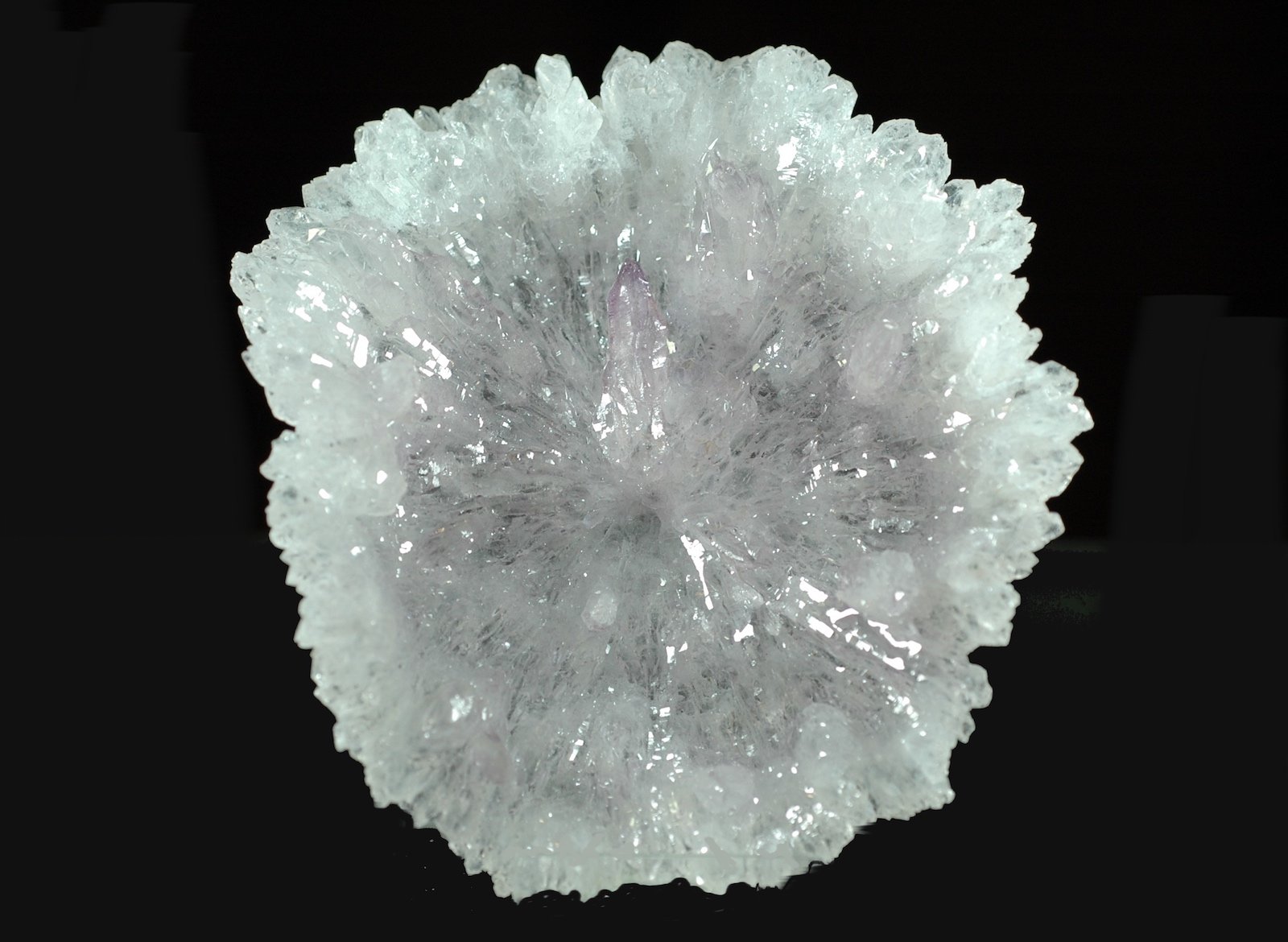 Cuarzo (variedad amatista)
12,1 x 11,2 cm.
(Autor: Xavier bordas)