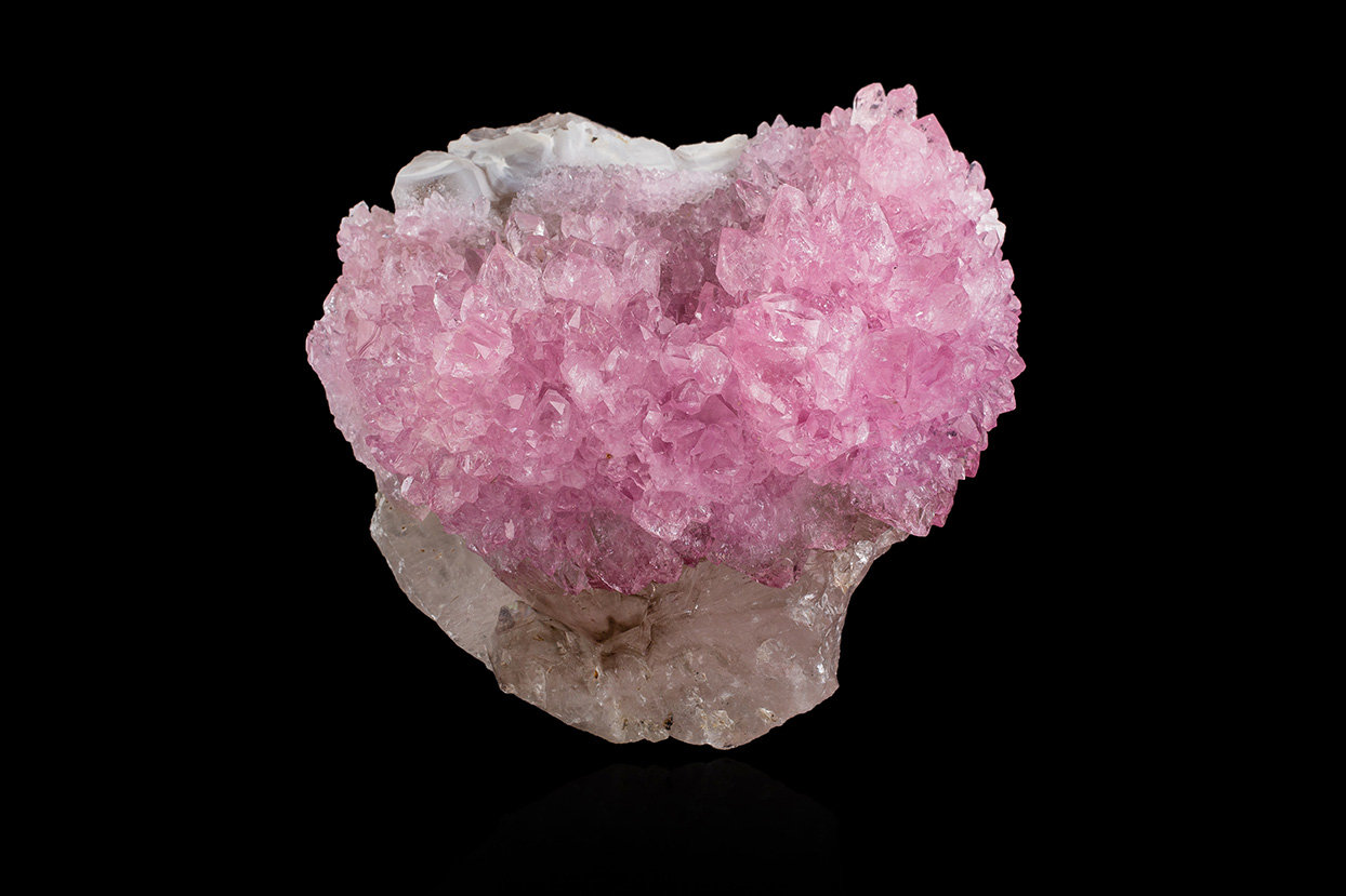 Cuarzo (variedad rosa)
12	x 12 x 9 cm
(Autor: Museo MIM)