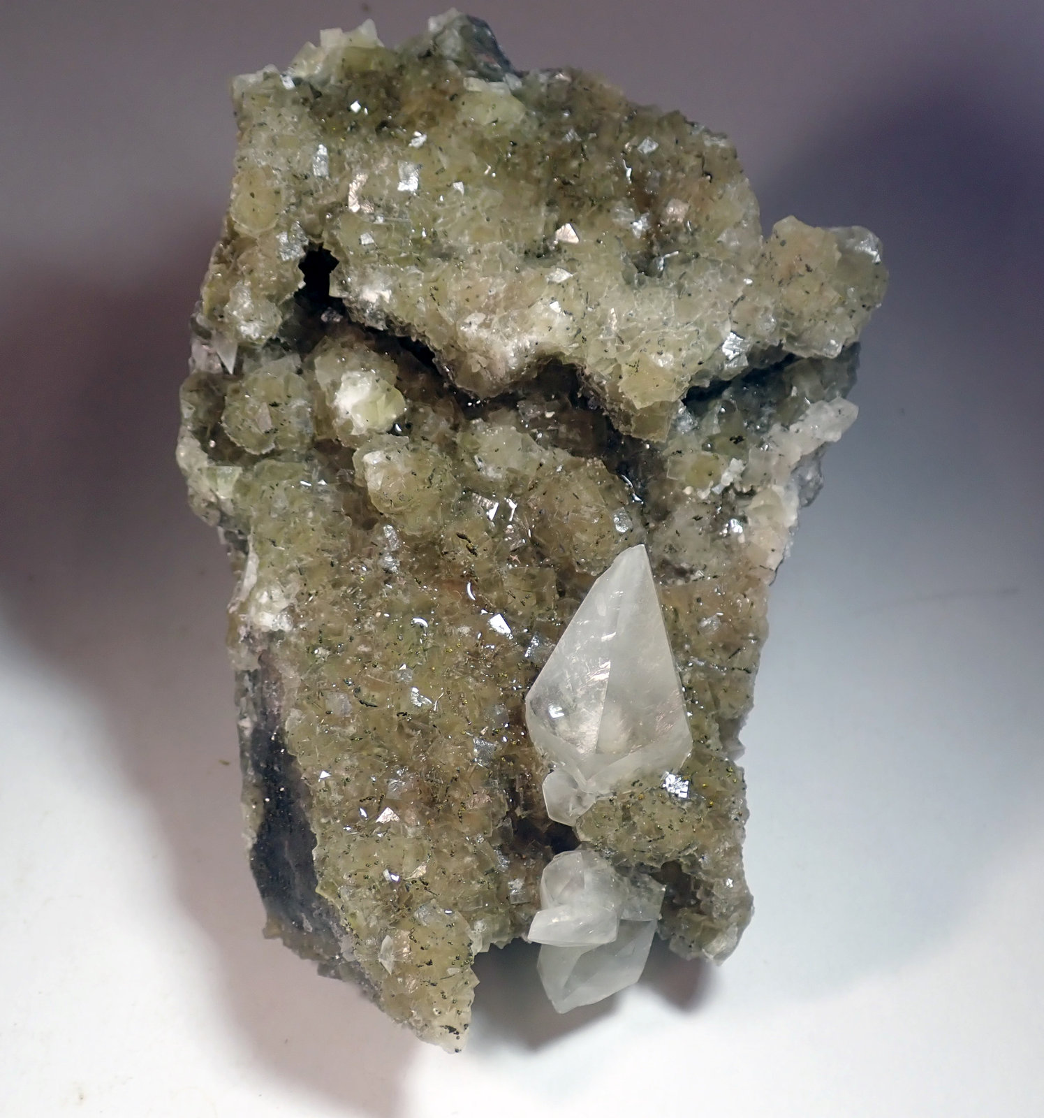 Calcita y Fluorita
Medida: 14,5 x 9,6 x 5,8 cms
(Autor: Joan Martinez Bruguera)