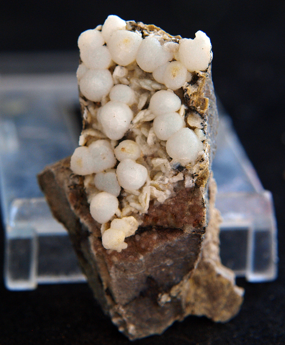 Cuarzo (variedad Calcedonia) y clinoptilolita
4.5 x 2.5 cm
(Autor: Pedro Antonio)