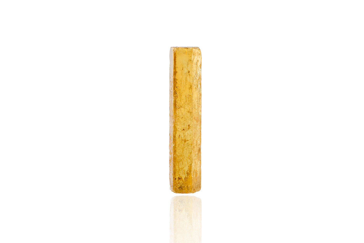 Berilo (variedad heliodoro)
2 x 1 x 8.5 cm
(Autor: Museo MIM)