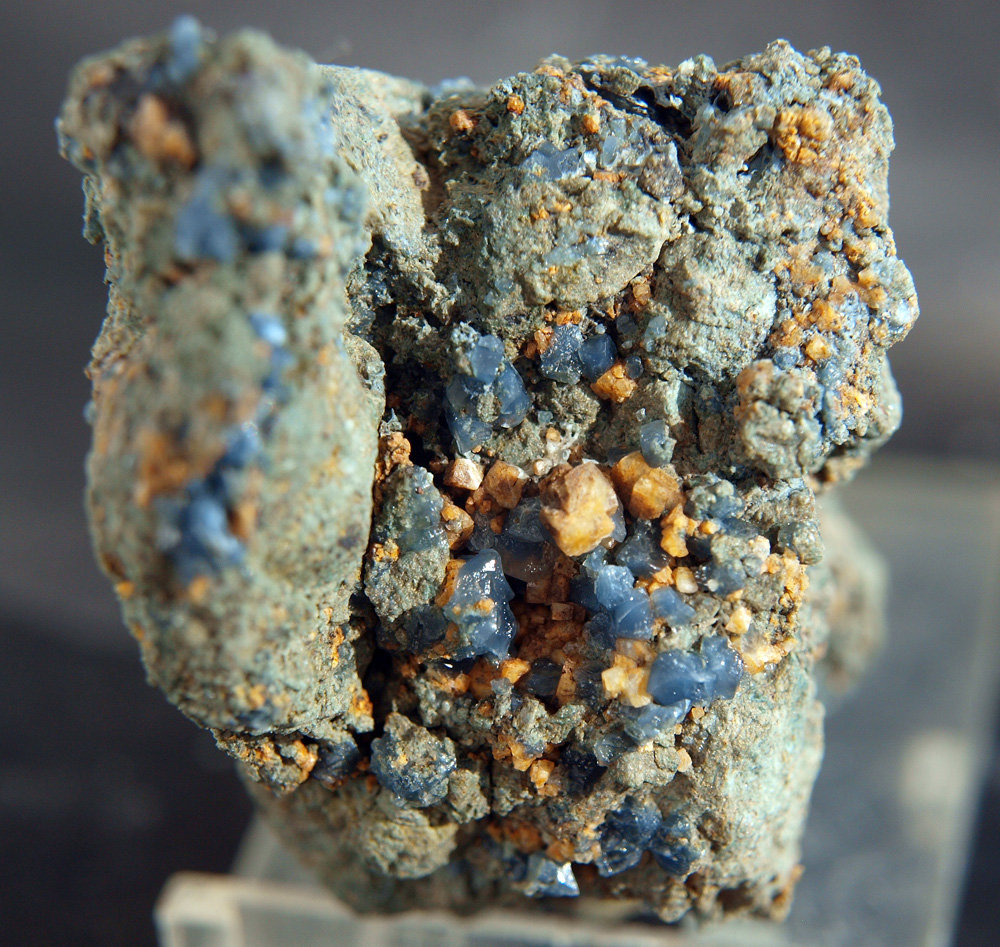 Cuarzo (variedad azul) y Dolomita
7 x 5 cm
(Autor: Pedro Antonio)