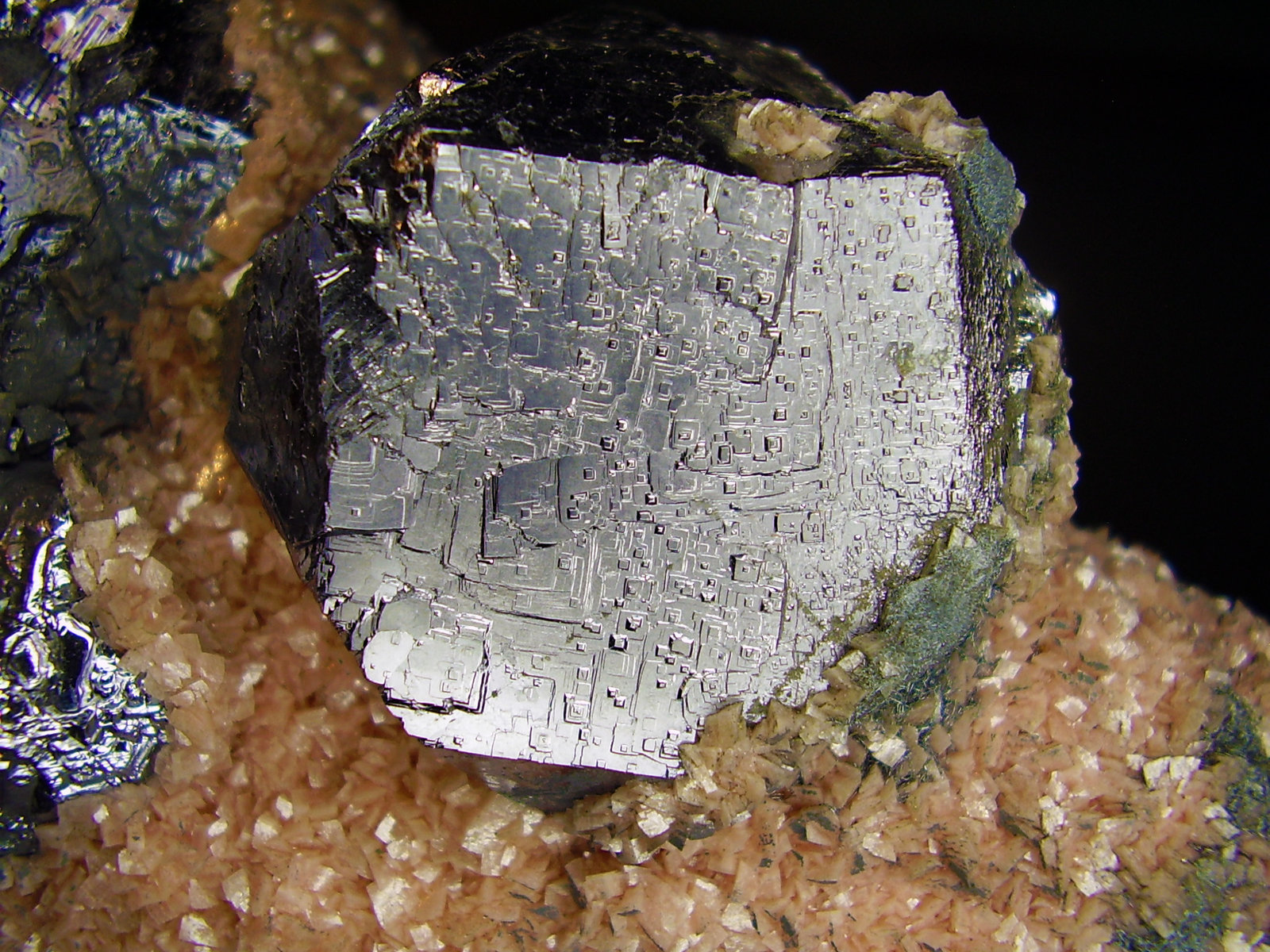 Galena, Rodocrosita, Boulangerita
13x9 cm
(Autor: geoalfon)