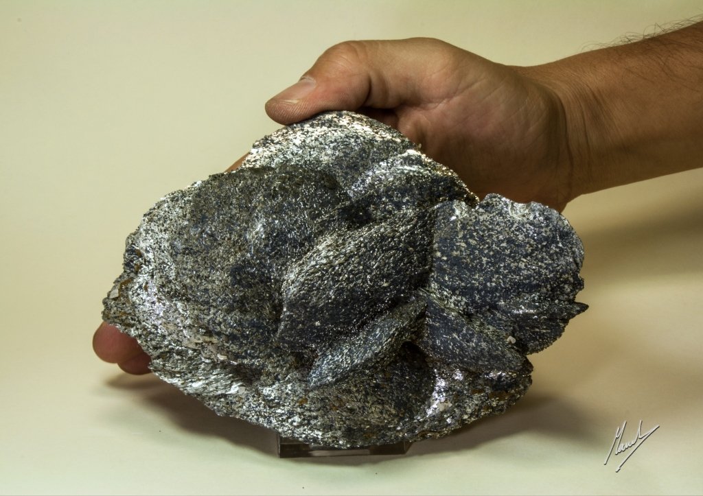 Löllingita
153 X 111 mm. Peso 2633 g
(Autor: Manuel Mesa)