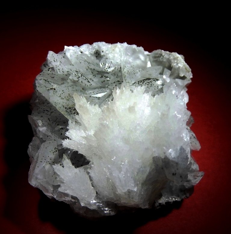 Estroncianita y Calcita.
50x50 mm.
(Autor: Jesus Franquesa Baucells)