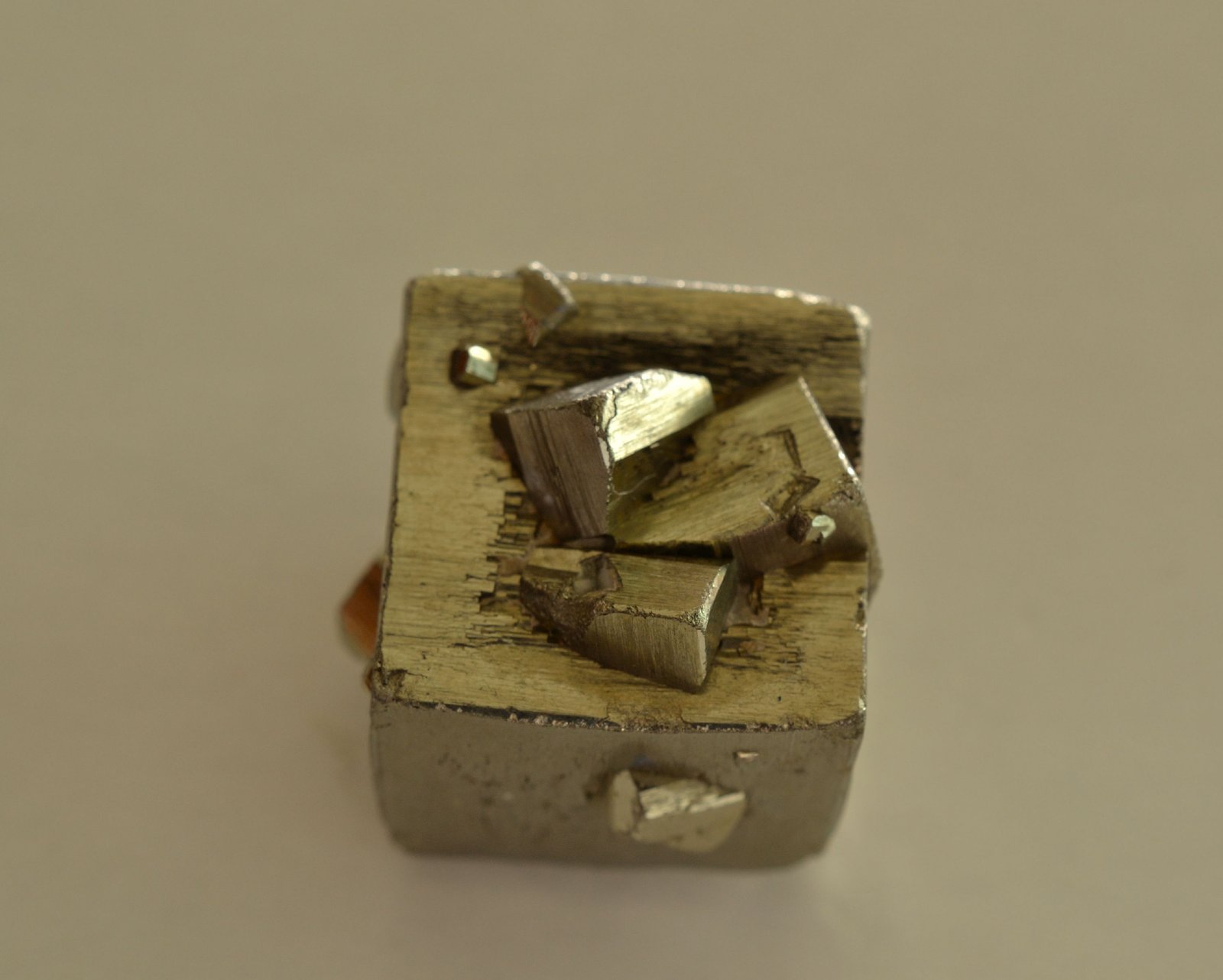Pirita
3,2 x 2,8 x 2,6 cm
(Autor: Raúl S. Llorente)