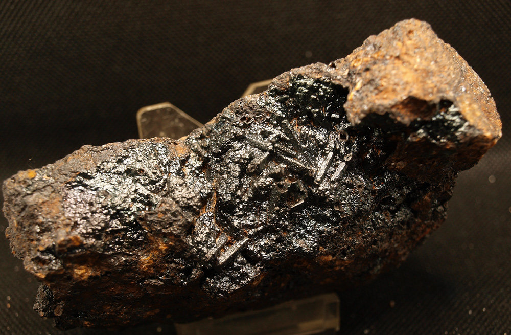 Anglesita recubierta de Goethita
11.5 x 7 cm
(Autor: Pedro Antonio)