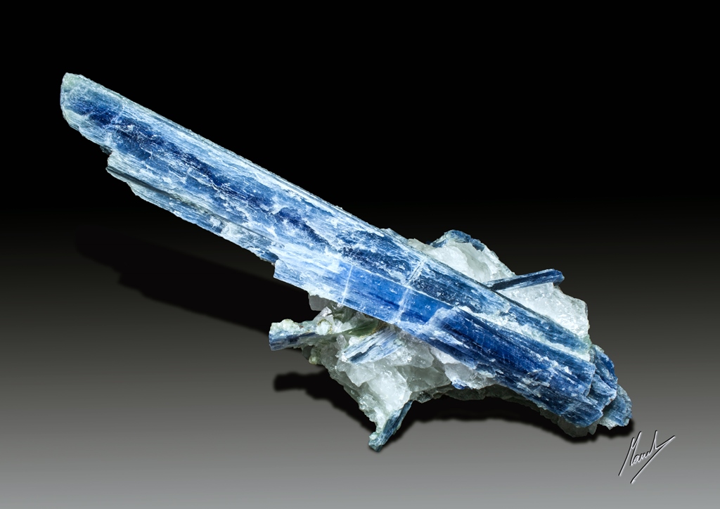 Cianita
215 X 87 mm. Peso 744 g
(Autor: Manuel Mesa)