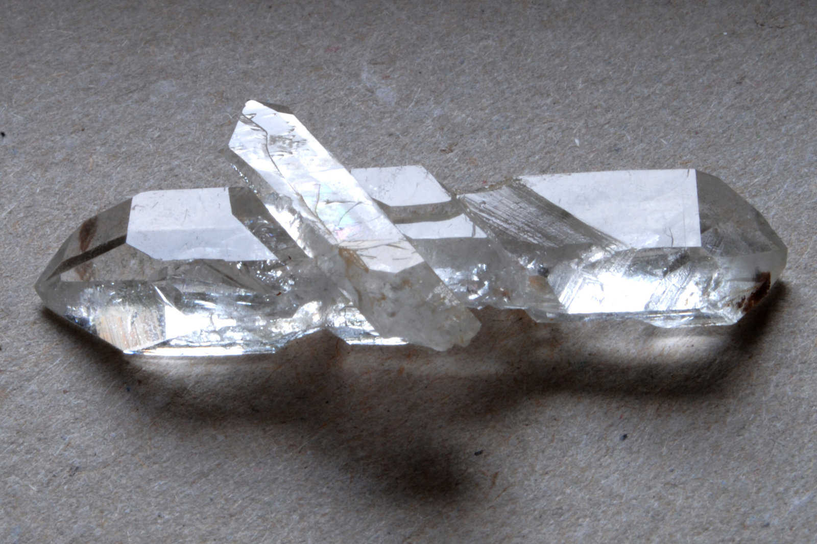 Cuarzo
Medidas pieza: 4,9x2,6x1 cm
(Autor: Sergio Pequeño)