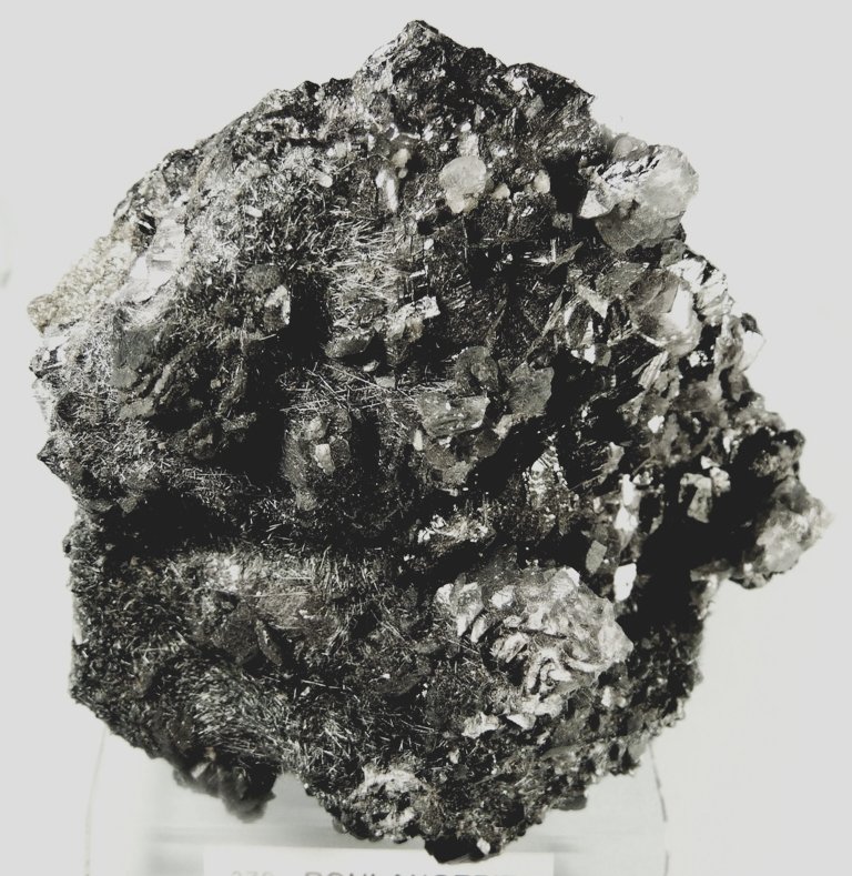 Boulangerita y Esfalerita
90x90 mm.
(Autor: Jesus Franquesa Baucells)