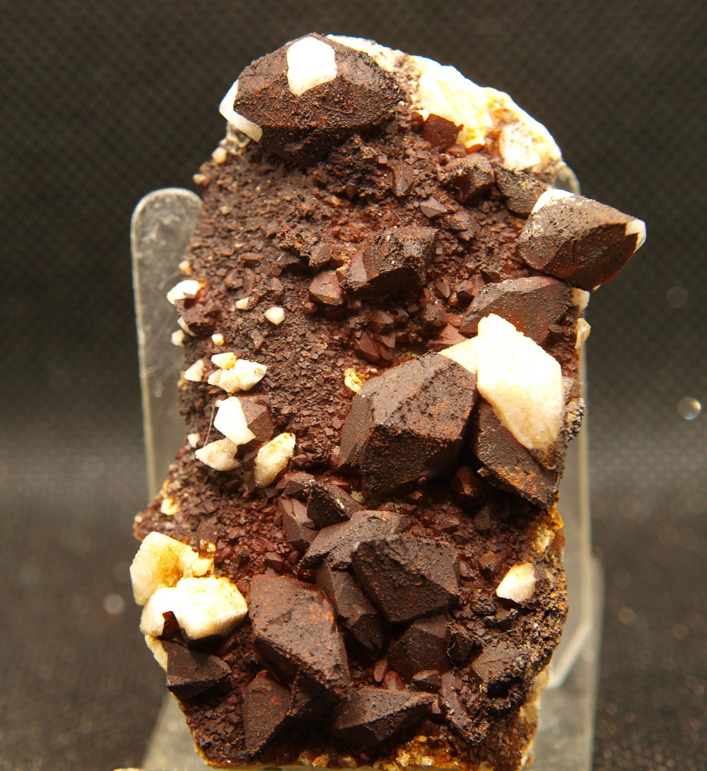 Calcita
7 x 3.5 cm
(Autor: Pedro Antonio)