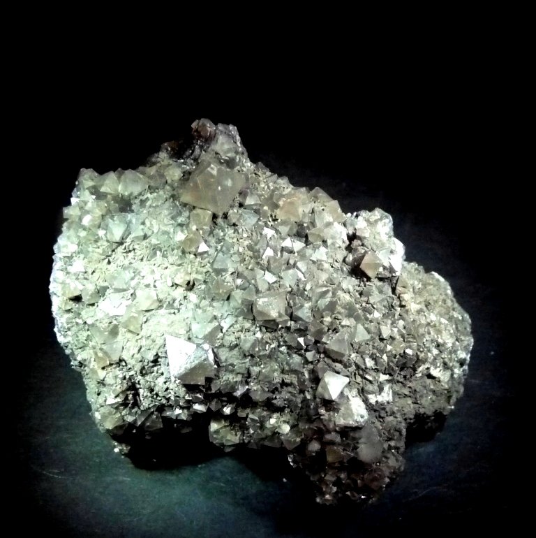 Senarmontita
60x40 mm.
(Autor: Jesus Franquesa Baucells)