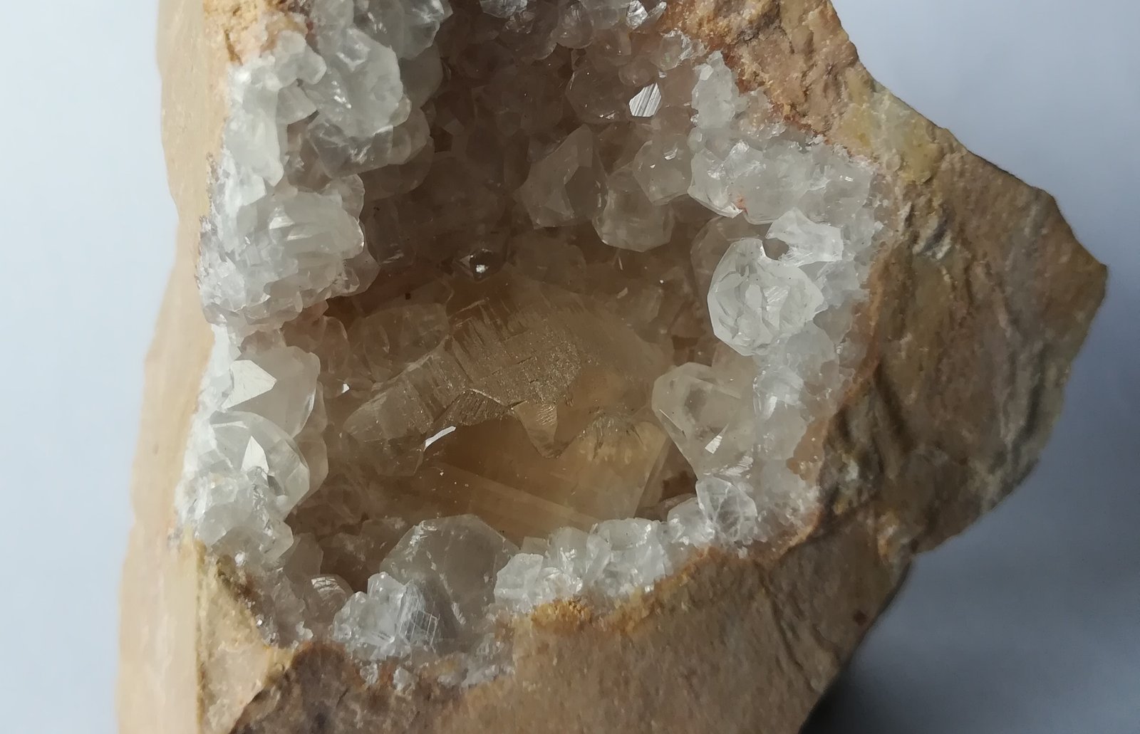 Calcita.
12 x 6 cm.
(Autor: Rafael varela olveira)