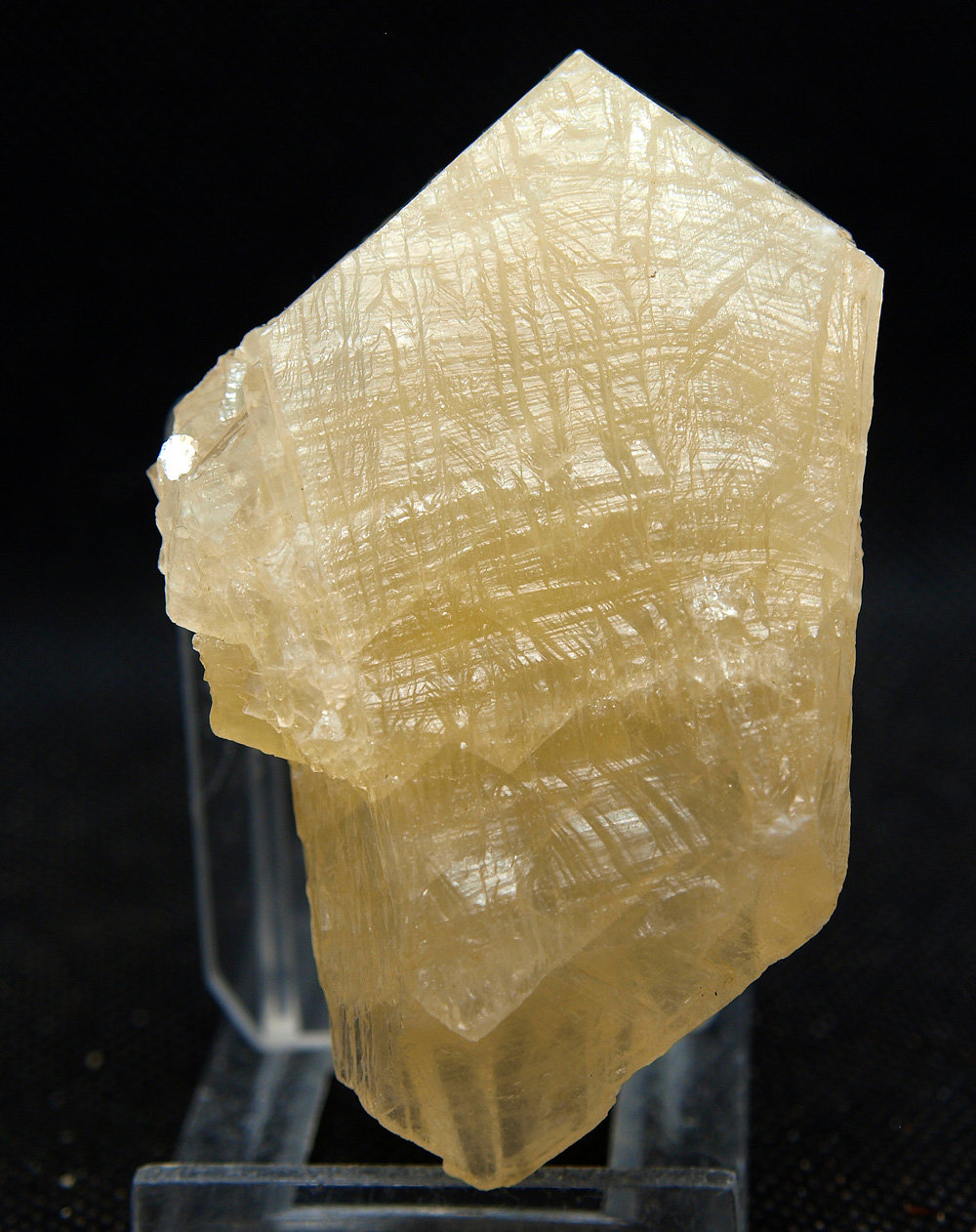 Calcita
8 x 4.5 cm
(Autor: Pedro Antonio)