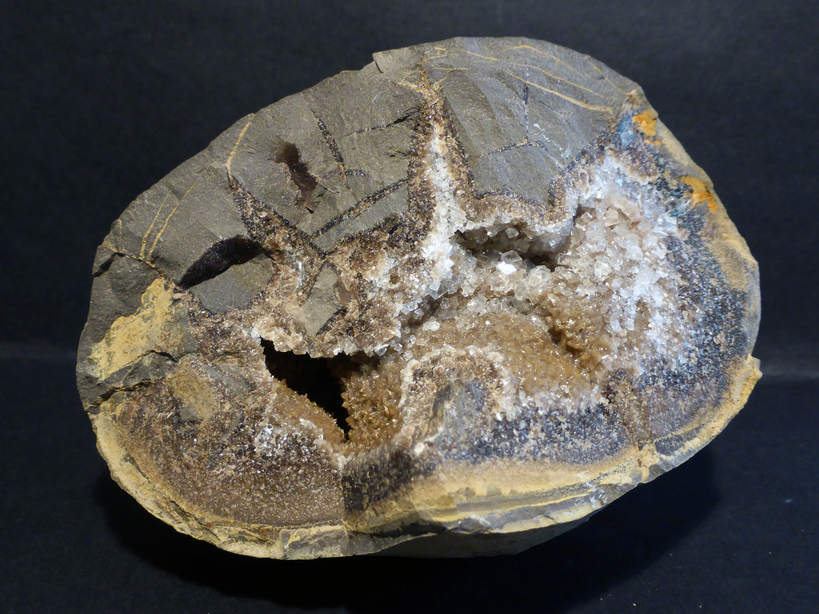 Aragonito y Calcita
11x7 cm
(Autor: Ander Ispizua Juan)