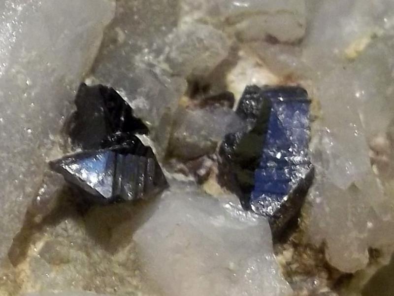 Casiterita
5 mm. el cristal más grande
(Autor: Antonio GG)