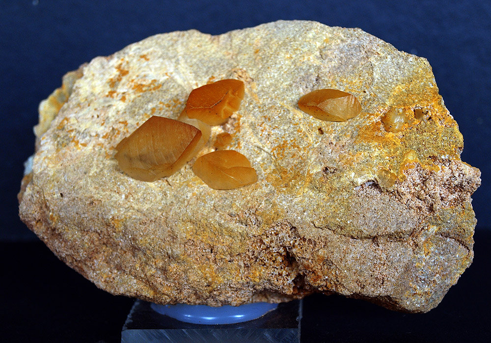 Calcita sobre Dolomita
10 x 6 cm
(Autor: Pedro Antonio)