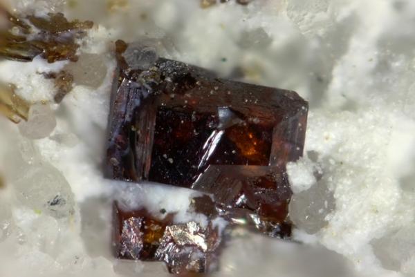 Anatasa
Cristal 0,6mm
(Autor: Rafa Muñoz(mineralvarado))