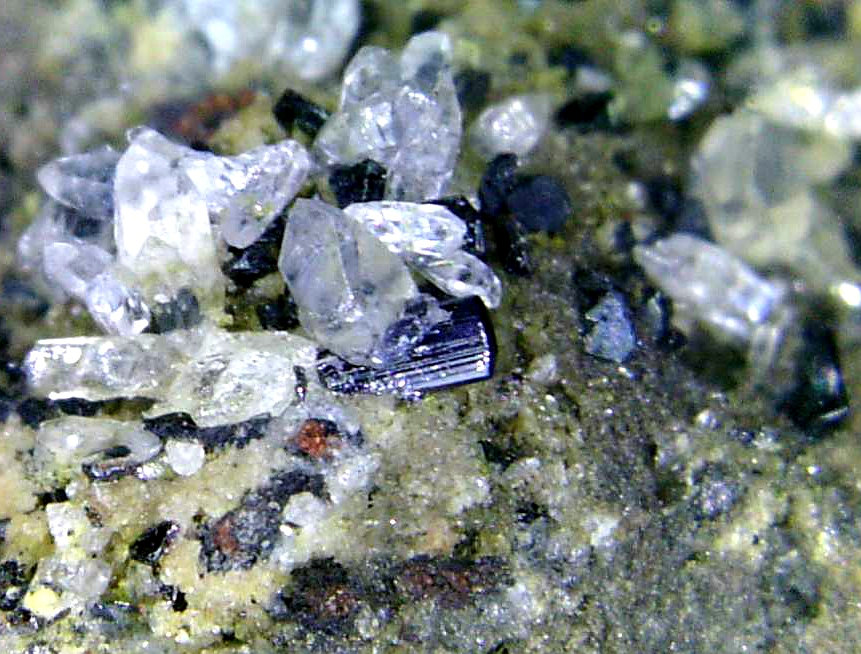 Pseudobrookita
Cristal de 4 mm.
(Autor: Antonio P. López)