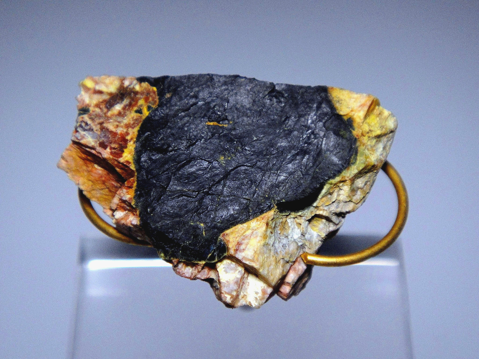 Uraninita
4 x 3 cm.
(Autor: Antonio P. López)
