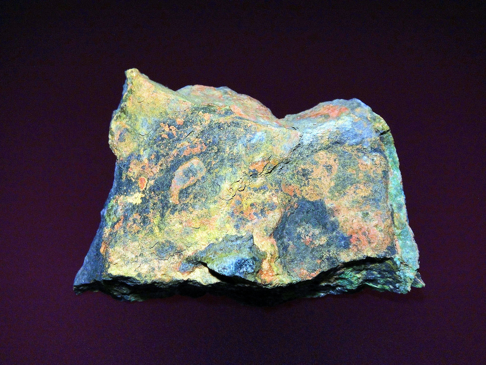 Curita y Soddyita
6 x 5 cm.
(Autor: Antonio P. López)