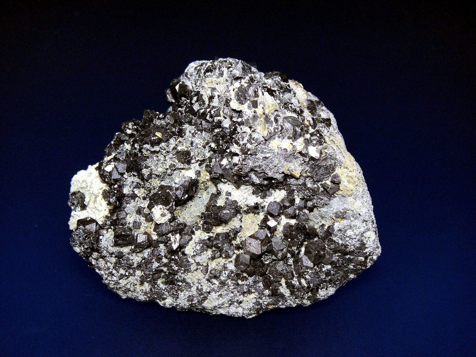 Magnetita
7 x 6 cm.
(Autor: Antonio P. López)