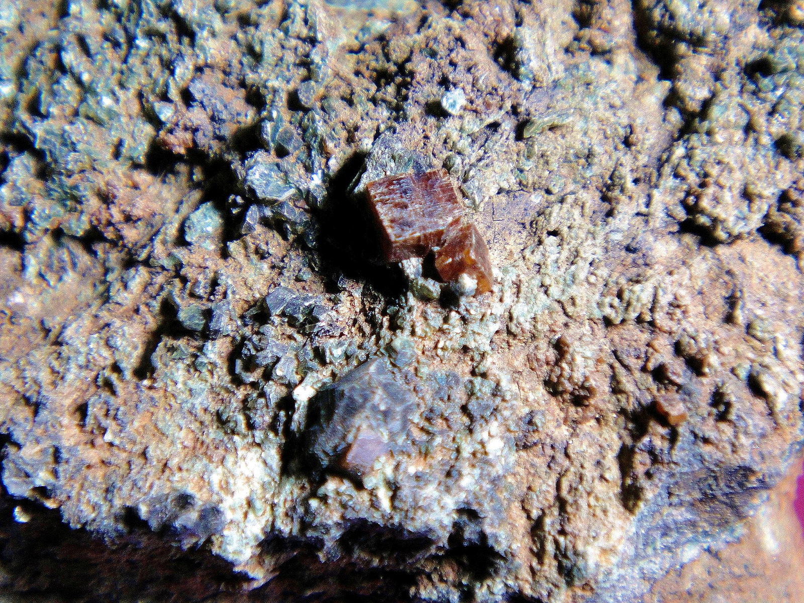 Perovskita
Cristal mayor de 4 mm.
(Autor: Antonio P. López)