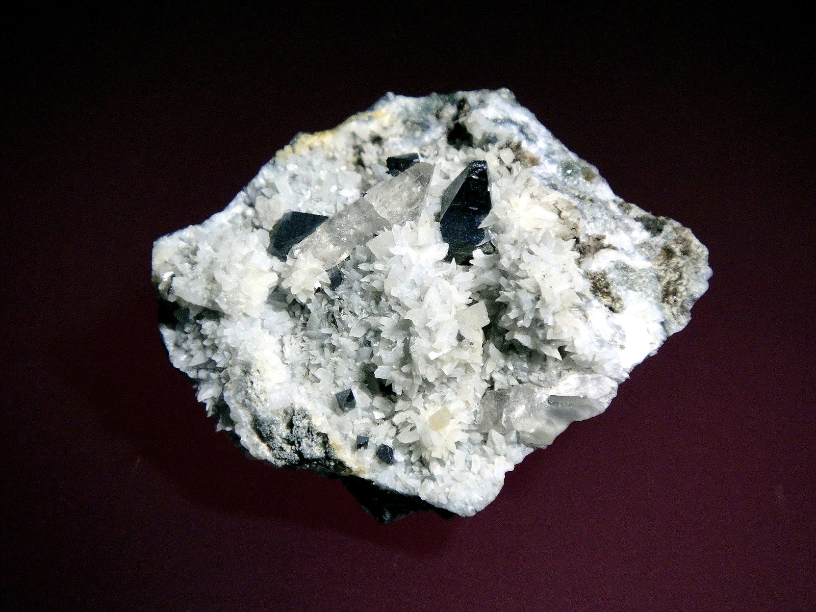 Anatasa, Cuarzo y Calcita
5 x 4 cm.
(Autor: Antonio P. López)