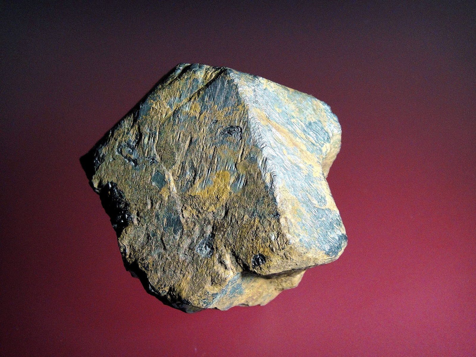 Rutilo (variedad rutilo niobífero)
7 x 5 cm.
(Autor: Antonio P. López)