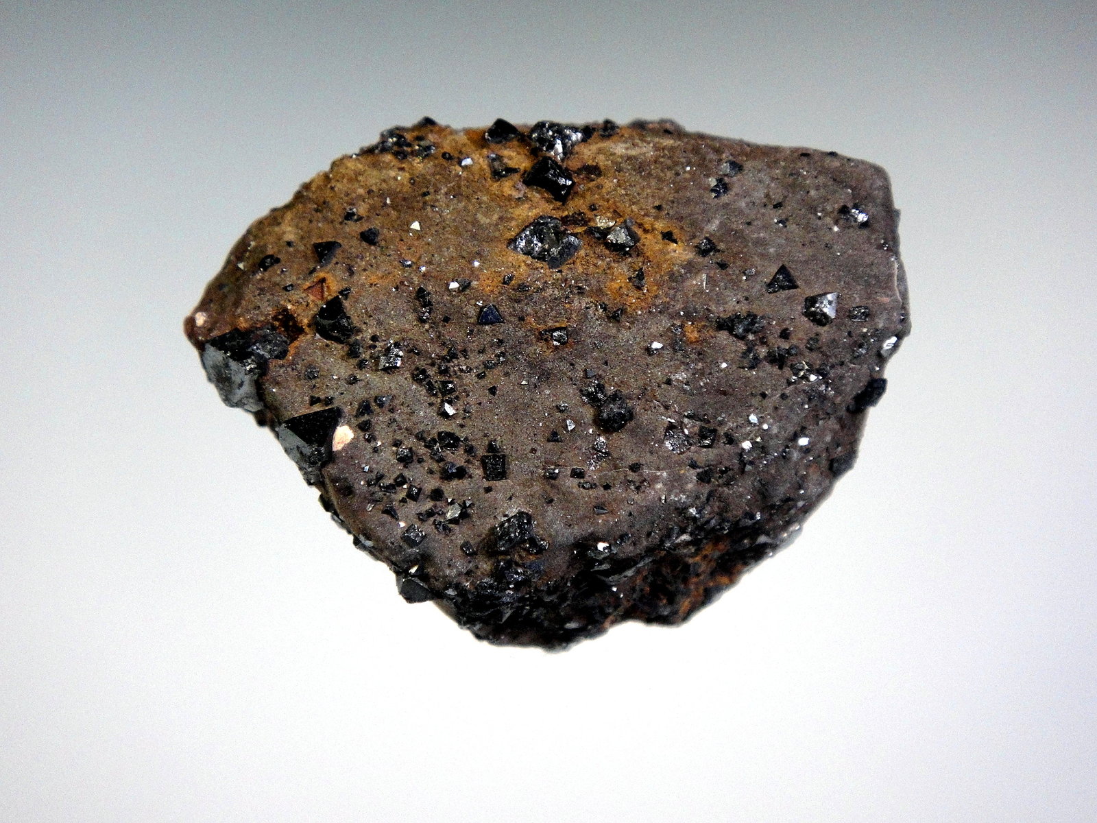 Magnetita
4 x 3 cm.
(Autor: Antonio P. López)