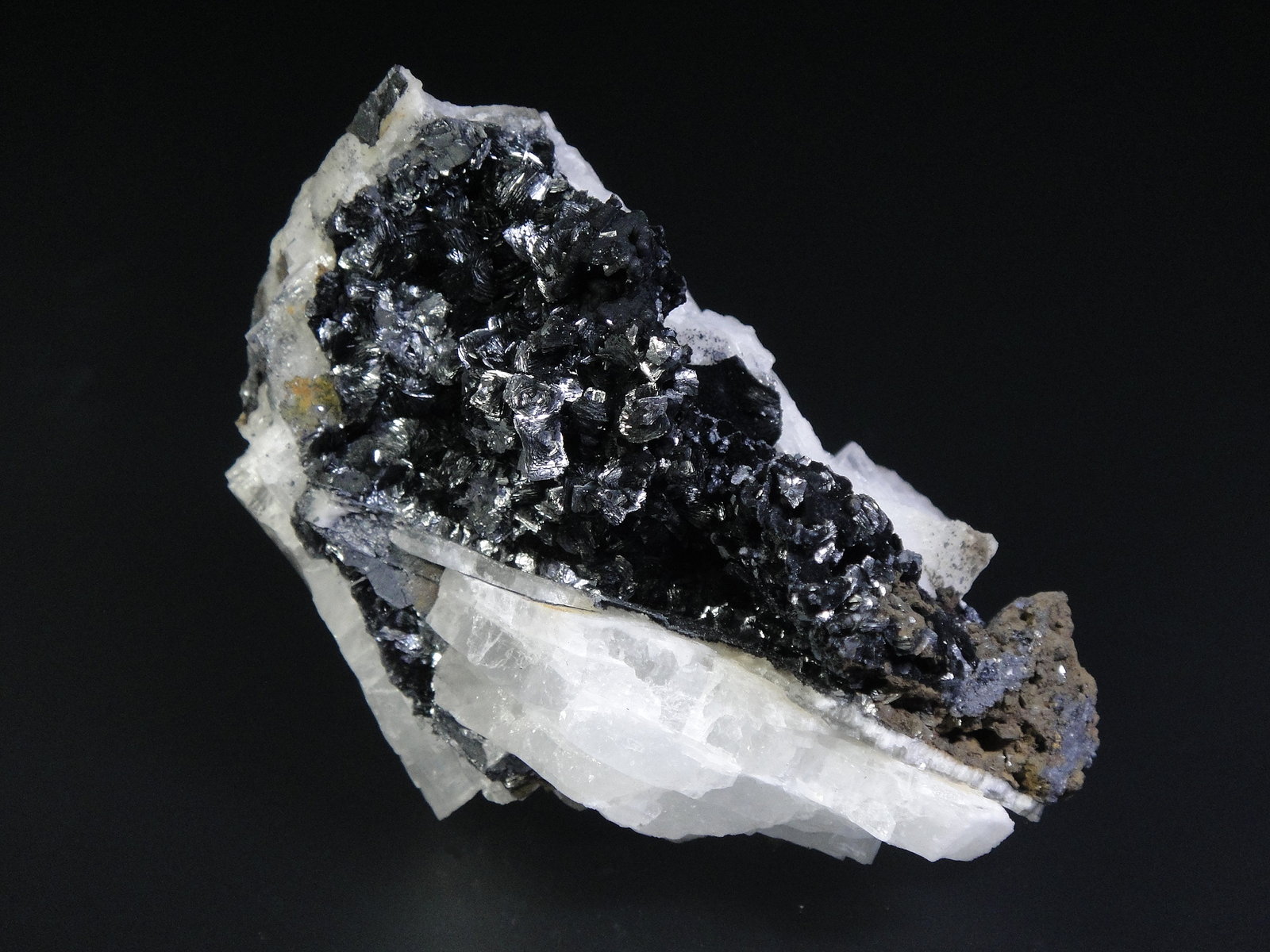 Pirolusita, Barita
7 x 4 cm.
(Autor: Antonio P. López)