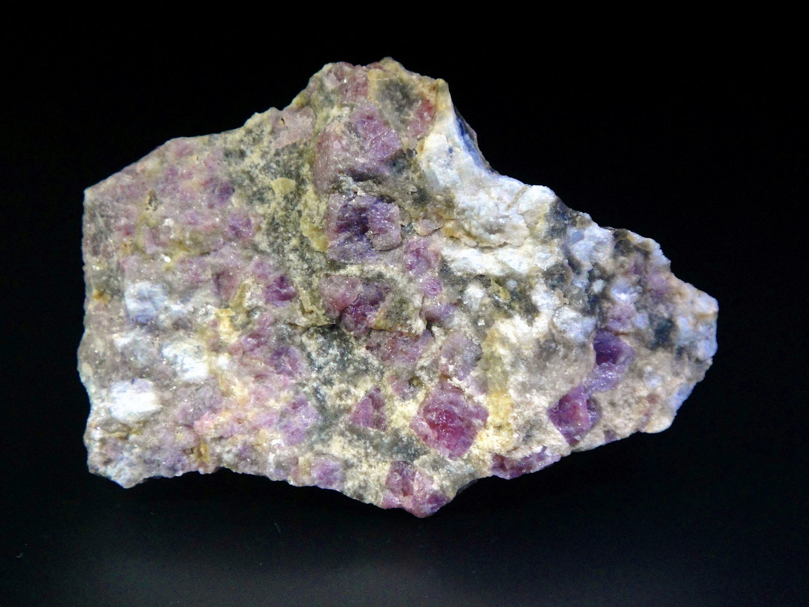 Espinela, Corindón
7 x 5 cm.
(Autor: Antonio P. López)