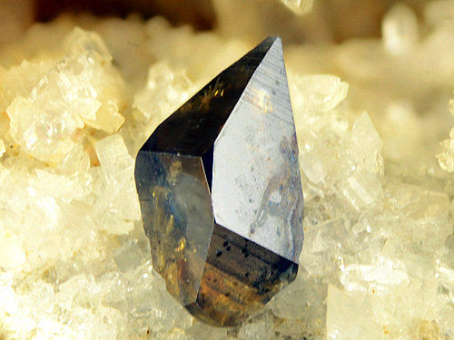Anatasa, Cuarzo
Cristal de 4 mm.
(Autor: Antonio P. López)