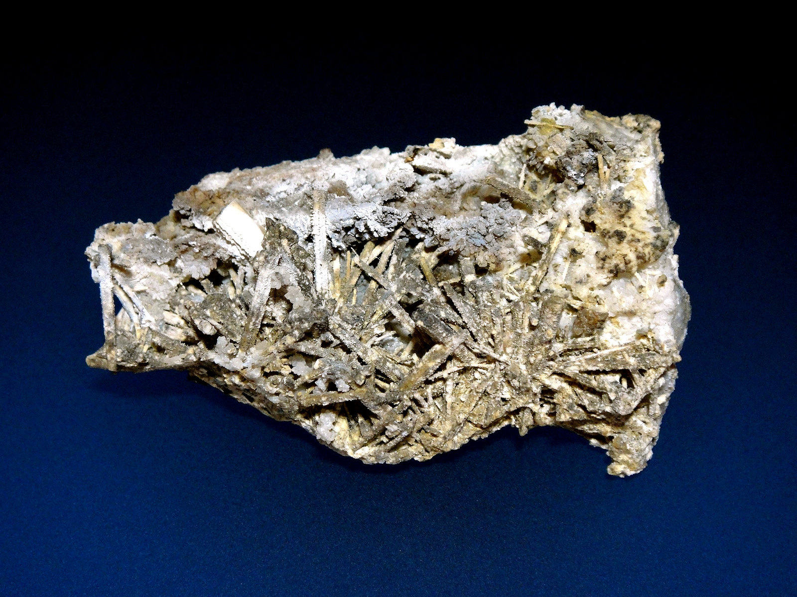 Estibiconita pseudo Stibnita (Estibina)
7 x 4 cm.
(Autor: Antonio P. López)