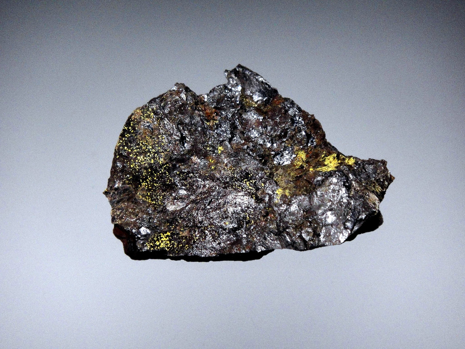 Davidita-(La) y Carnotita
4 x 3 cm.
(Autor: Antonio P. López)