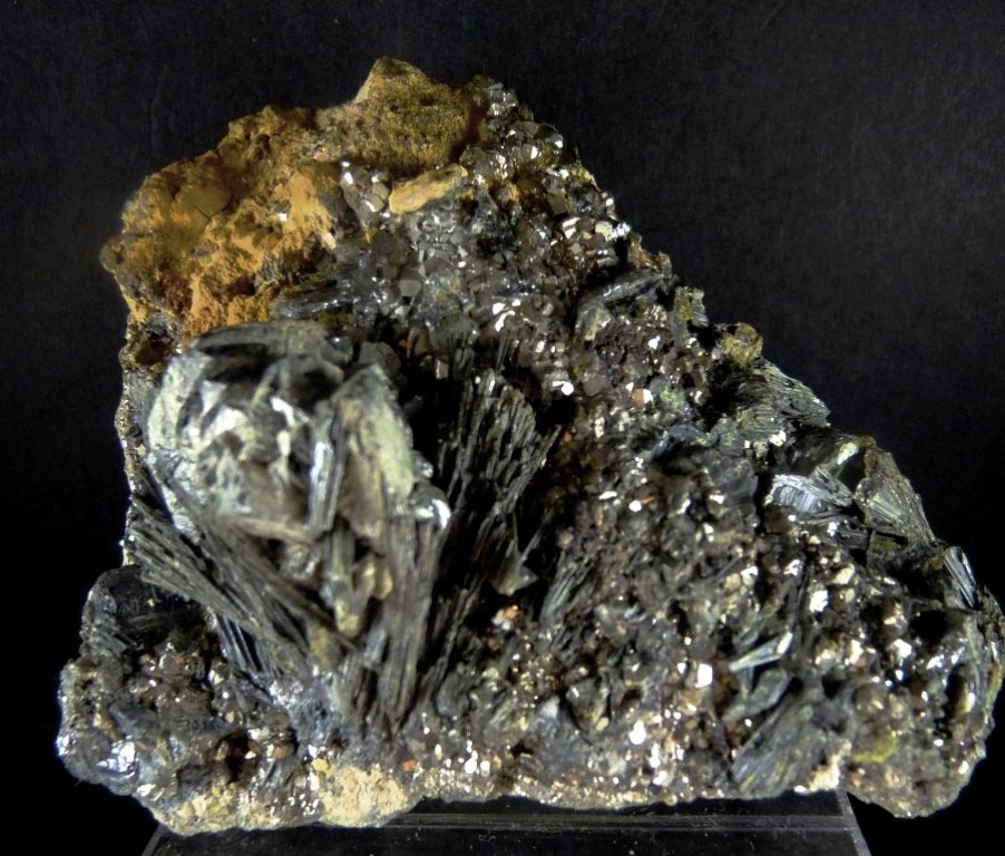 Andorita, Zinkenita y Pirita.
70x50 mm.
(Autor: Jesus Franquesa Baucells)