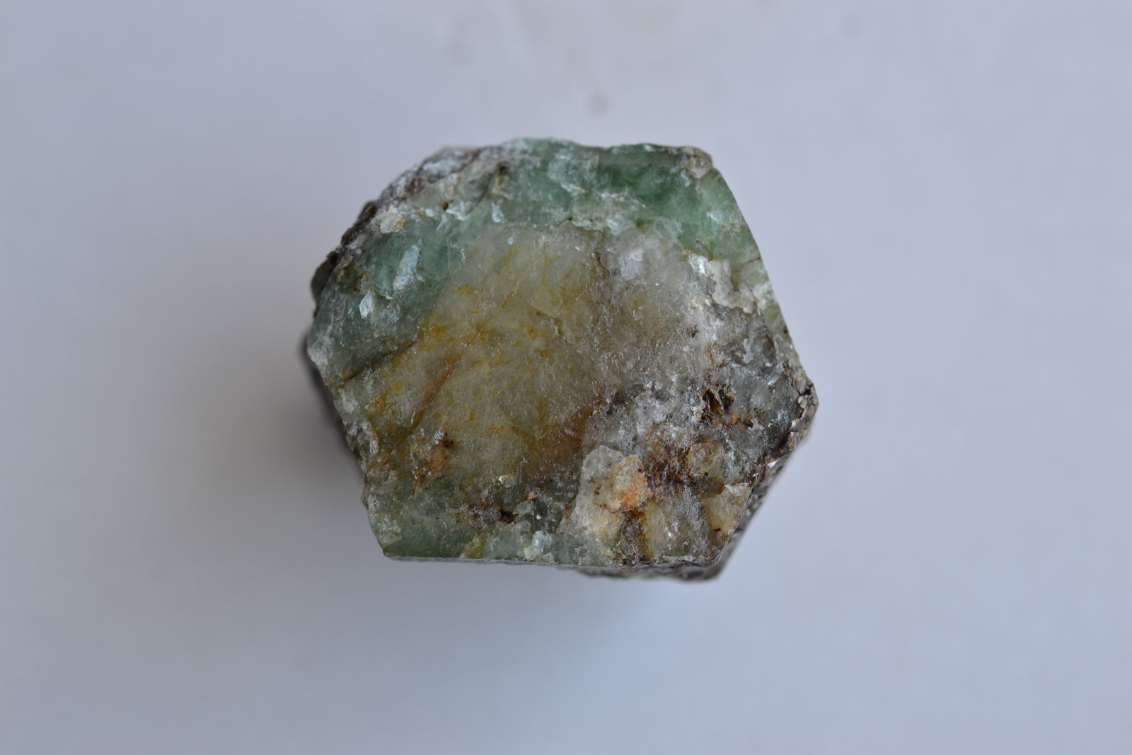 Berilo (variedad esmeralda)
2,8 x 2,3 x 2,2 cm
(Autor: Raúl S. Llorente)