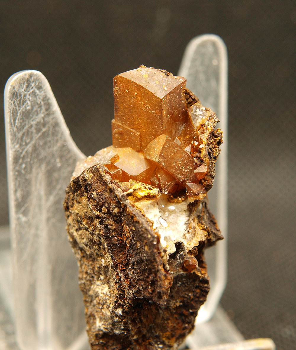 Celestina
5 x 3 cm
(Autor: Pedro Antonio)