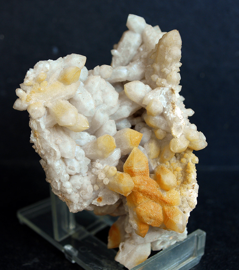 Cuarzo
8.5 x 6.5 cm
(Autor: Pedro Antonio)