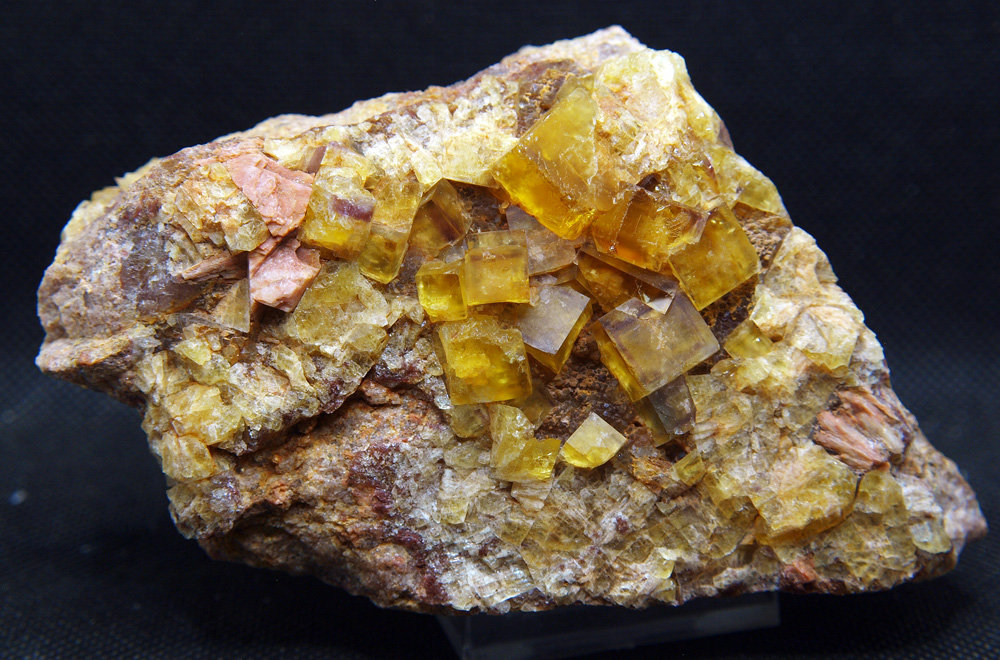 Fluorita
12 x 6.5 cm
(Autor: Pedro Antonio)