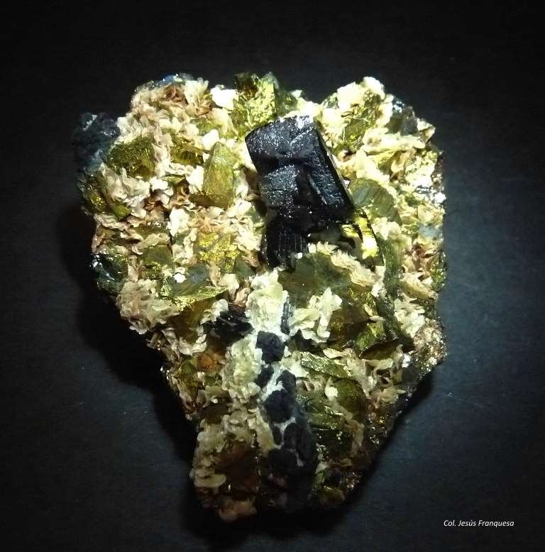 Hübnerita y Calcopirita.
60x50 mm.
(Autor: Jesus Franquesa Baucells)