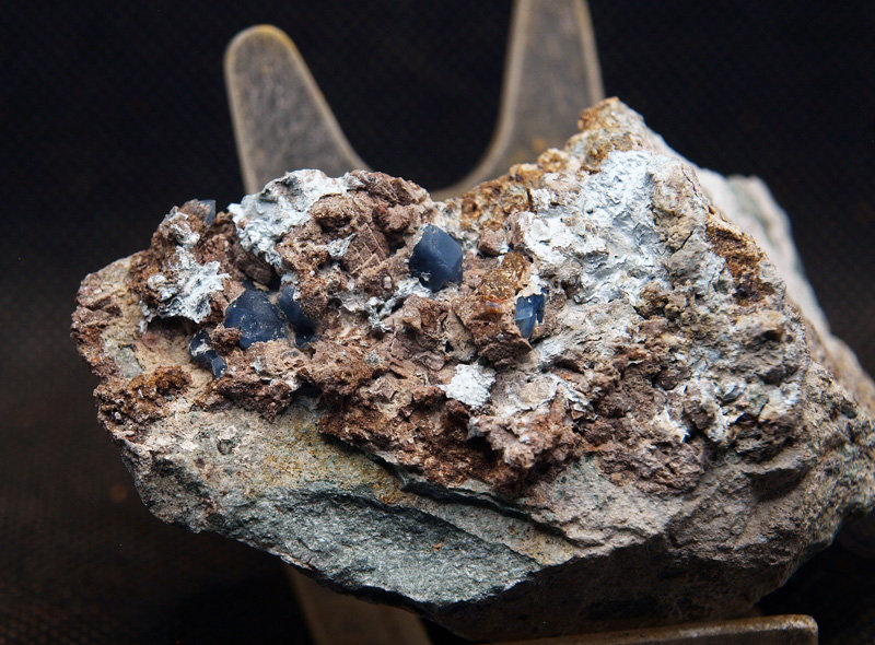 Cuarzo (variedad azul) y Dolomita
8.5 x 4 cm
(Autor: Pedro Antonio)