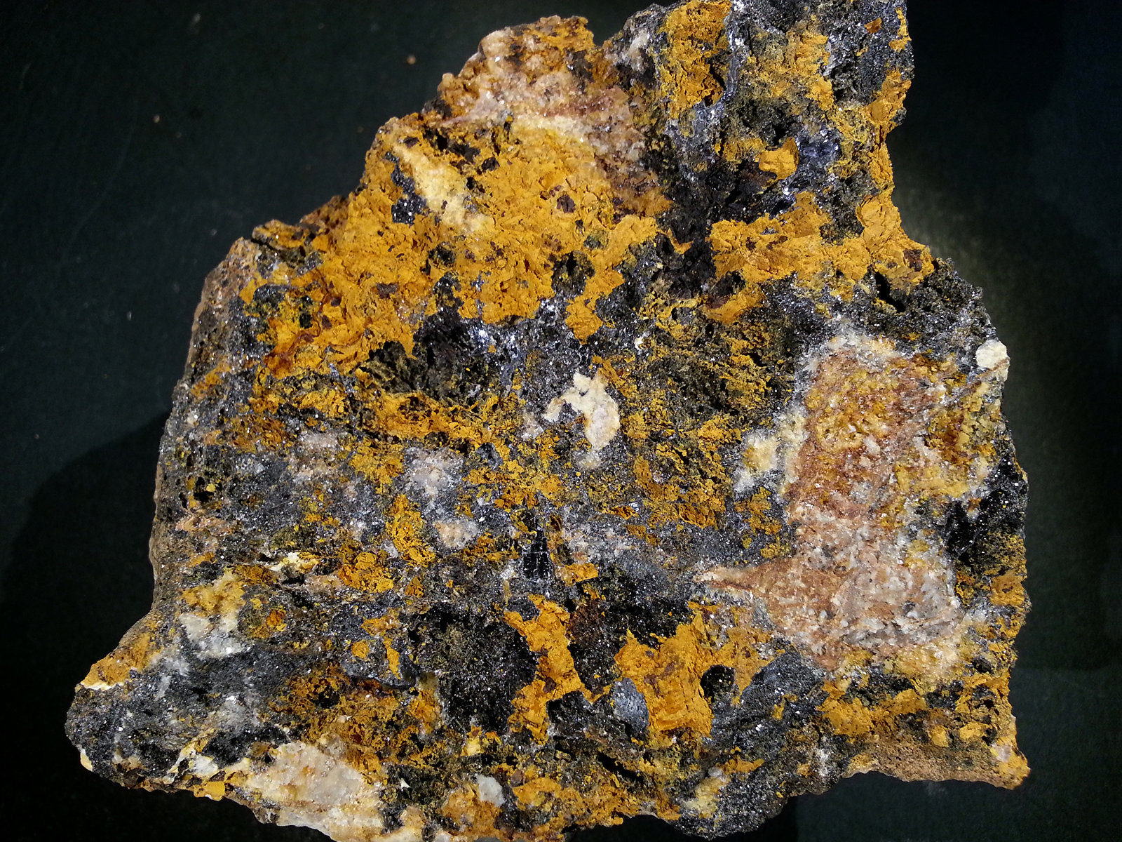 Galena, dolomita
8 x 7 x 4 cm
(Autor: Javier Rodriguez)