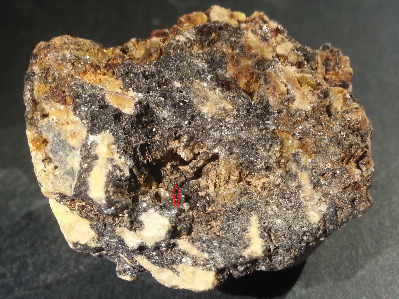 Galena, cerusita
3 x 2 x 2 cm
(Autor: Javier Rodriguez)