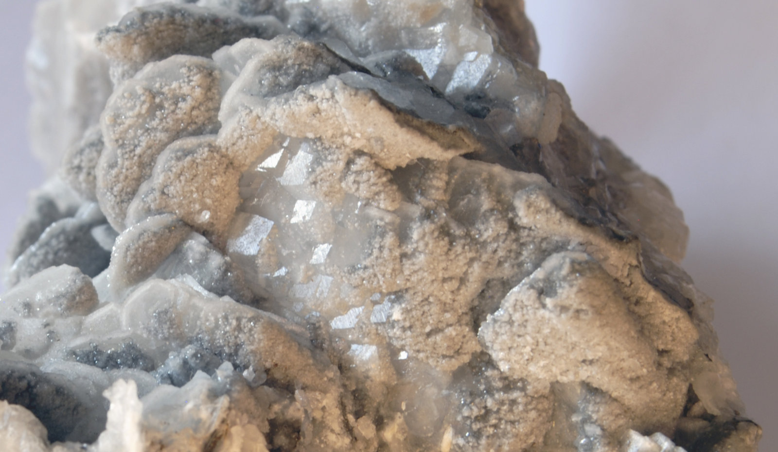Calcita
Medidas pieza: 12x6x5,5 cm
(Autor: Sergio Pequeño)